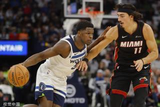 两只球队的 两只球队的